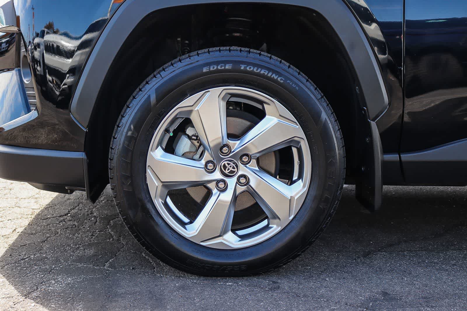 Used 2021 Toyota RAV4 Limited AWD/4WD image 10