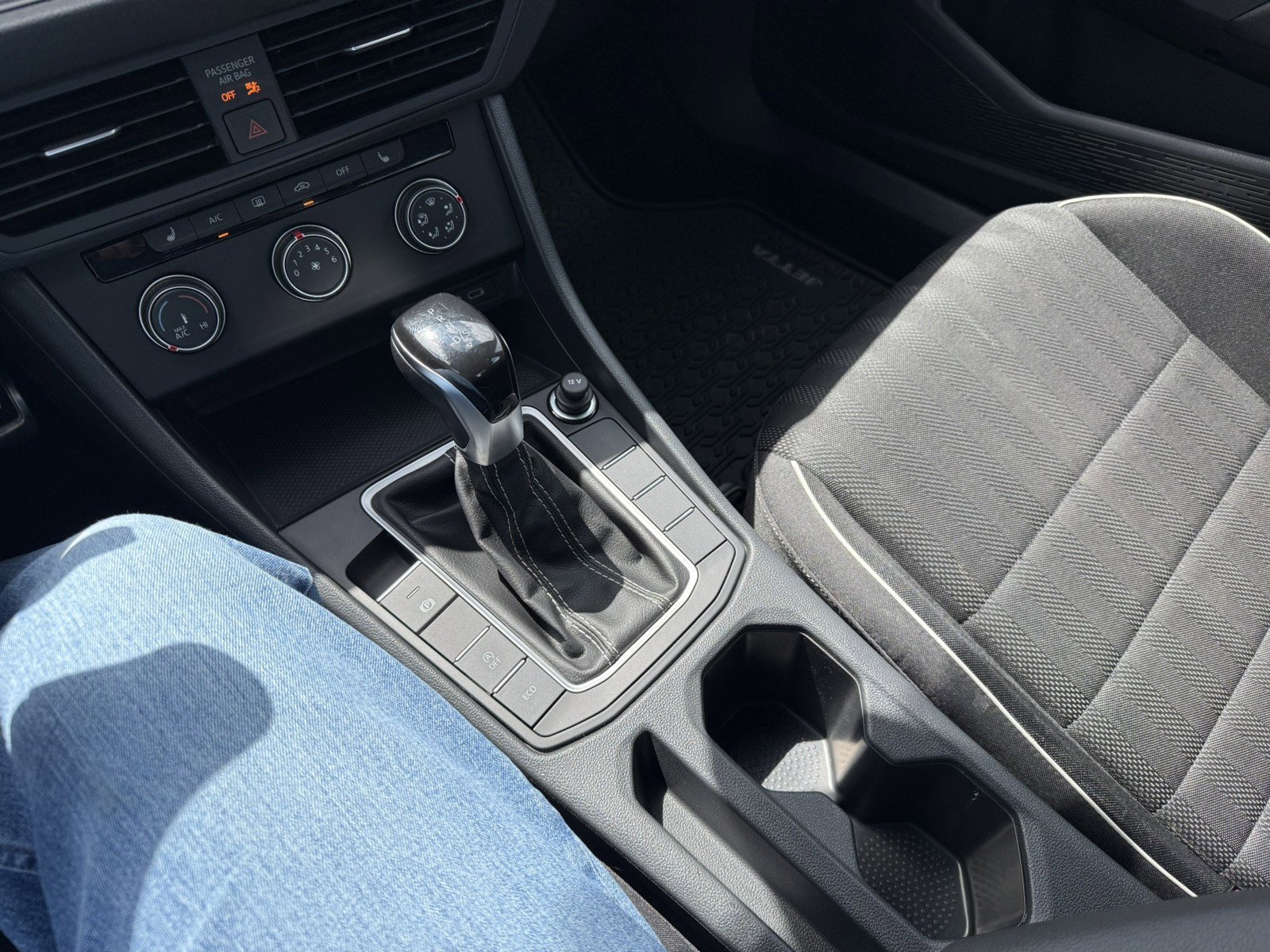 Used 2024 Volkswagen Jetta Sport FWD image 23