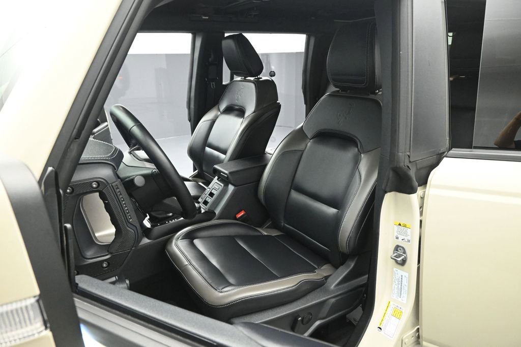 Certified 2025 Ford Bronco Outer Banks w/ Sasquatch Package AWD/4WD image 9