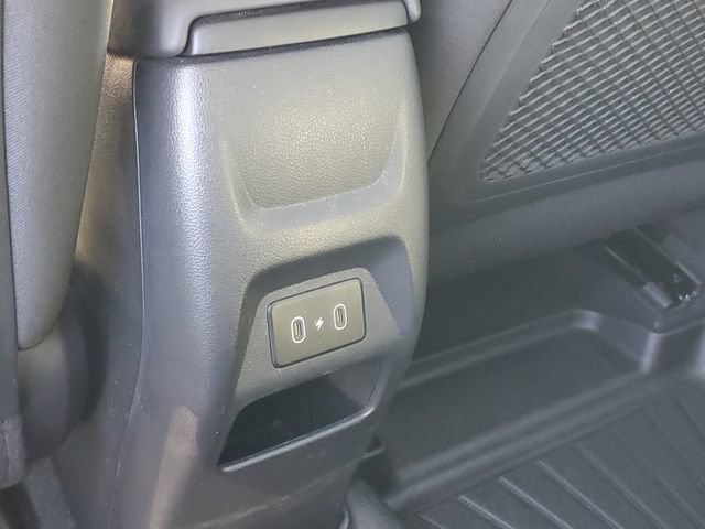 Used 2024 Hyundai Venue SEL FWD image 13