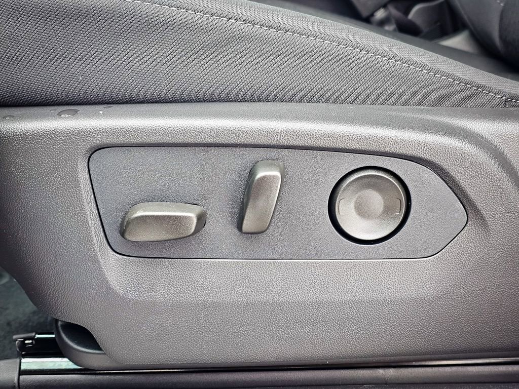 New 2026 GMC Sierra 1500 SLE w/ Preferred Package image 16