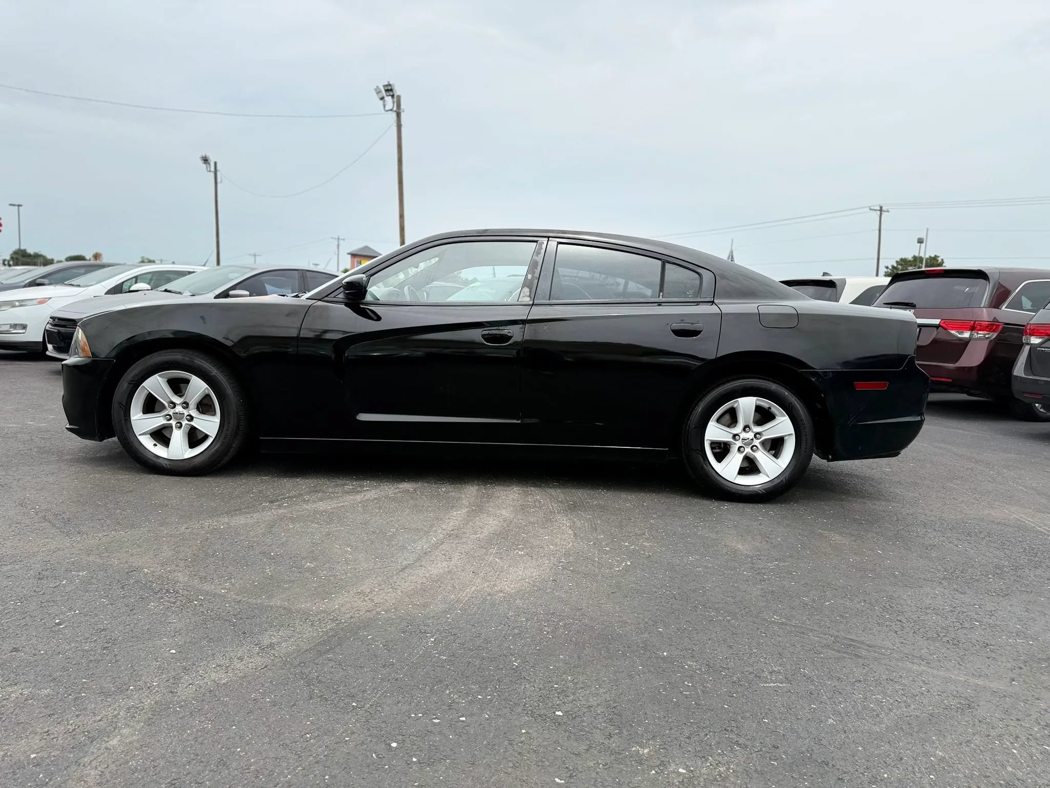 Used 2013 Dodge Charger SE RWD image 7