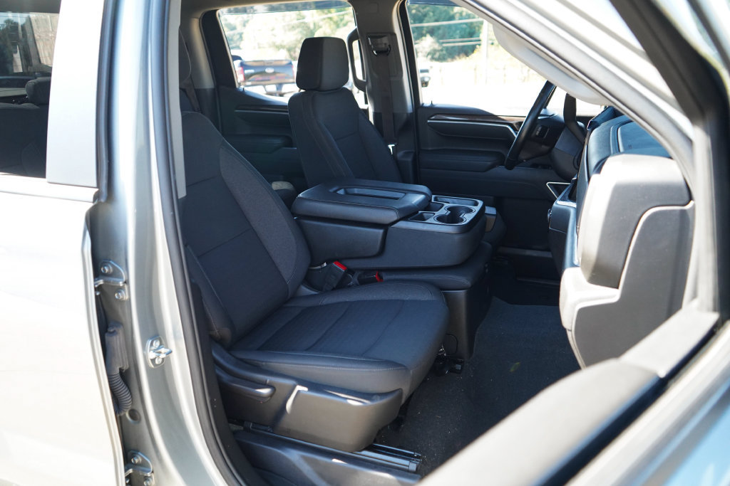 Used 2025 Chevrolet Silverado 1500 LT AWD/4WD image 13