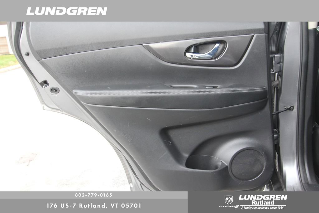 Used 2020 Nissan Rogue SV image 31