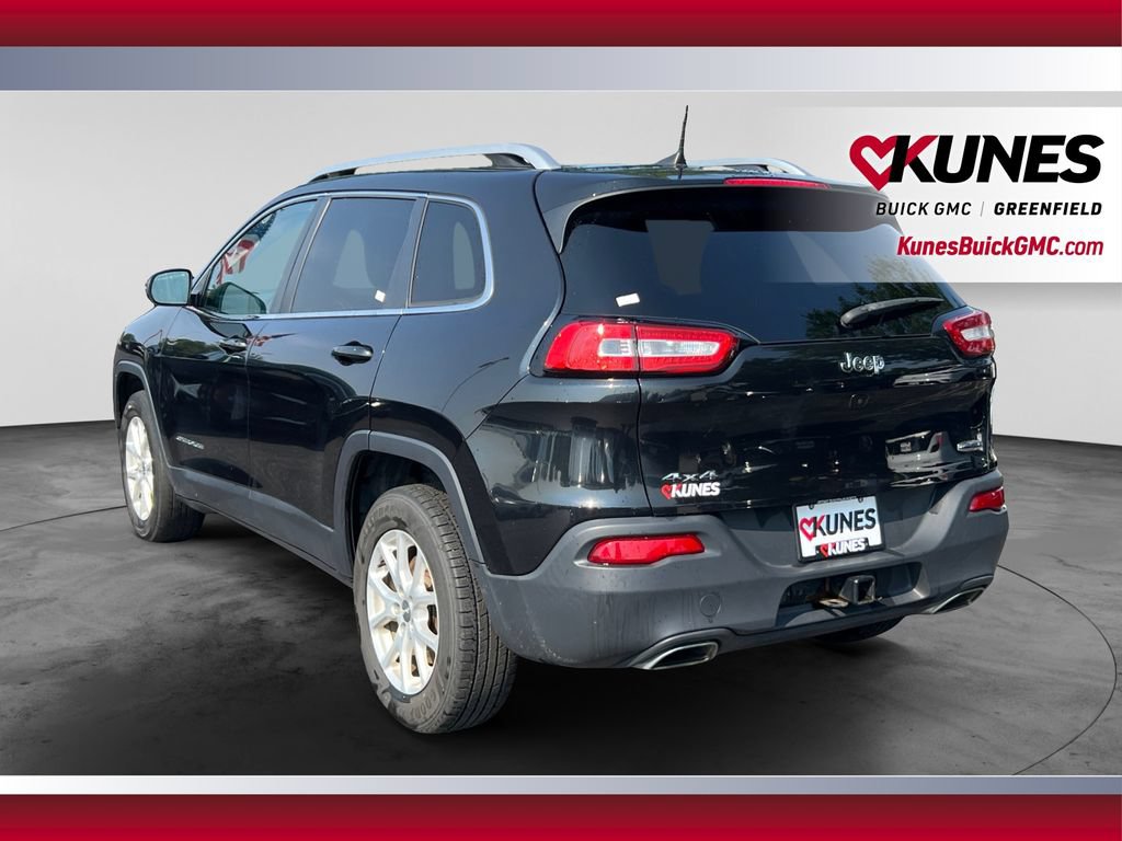 Used 2016 Jeep Cherokee Latitude w/ Cold Weather Group AWD/4WD image 8