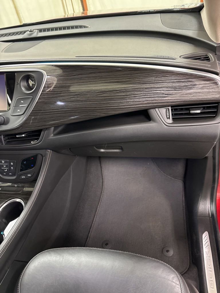 Used 2018 Buick Envision Premium AWD/4WD image 29