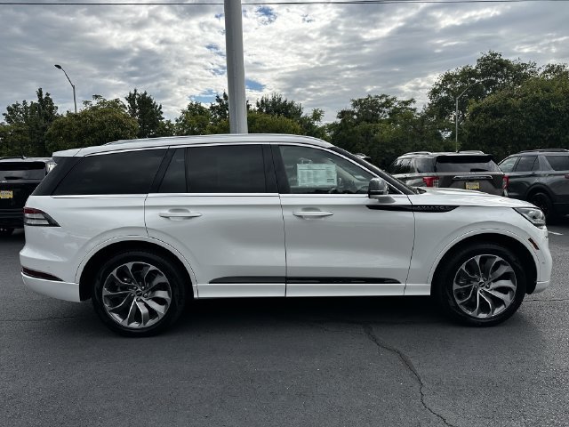 Certified 2023 Lincoln Aviator Grand Touring w/ Equipment Group 301A AWD/4WD image 4