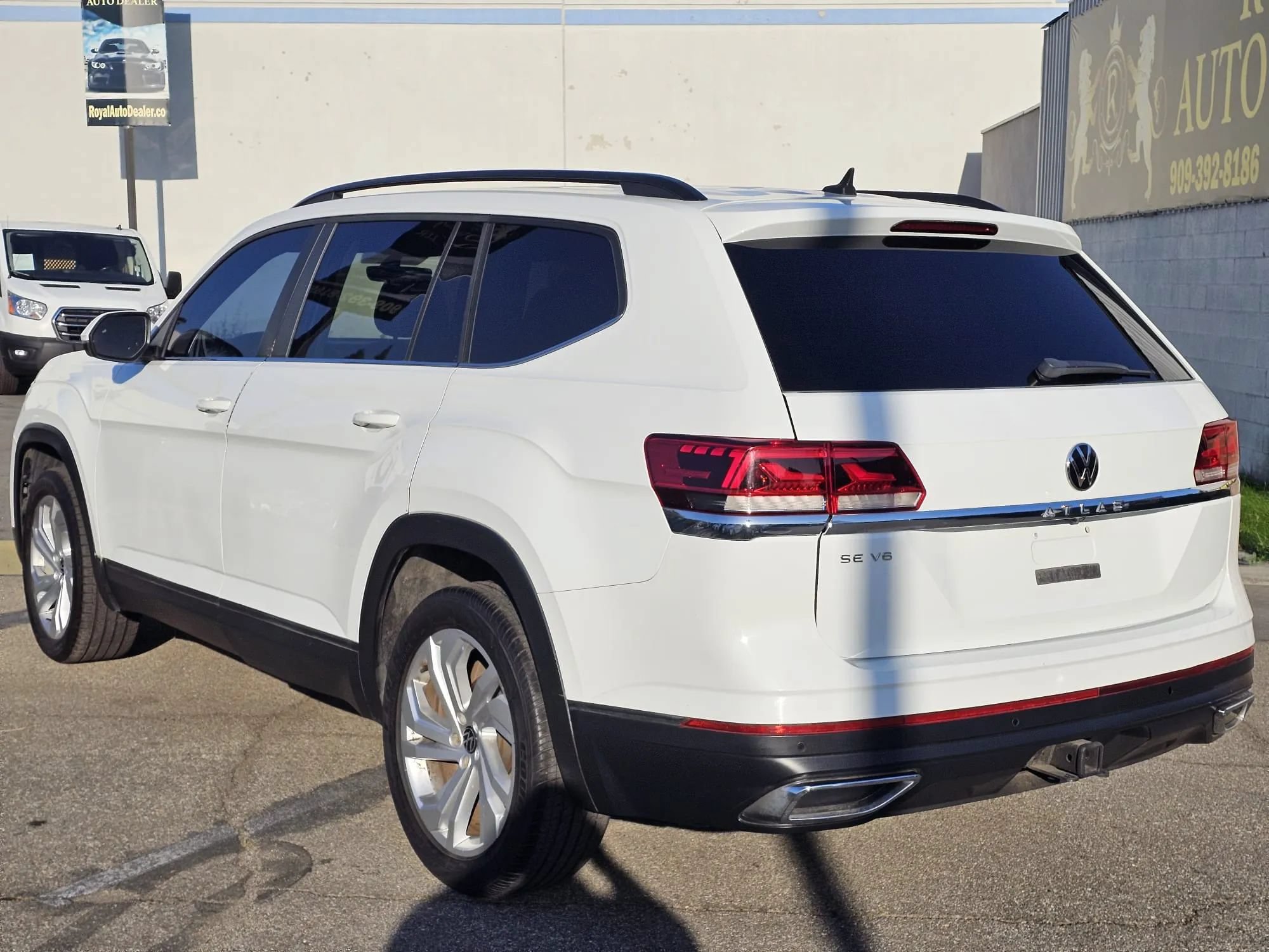 Used 2021 Volkswagen Atlas SE w/ Panoramic Sunroof Package FWD image 6