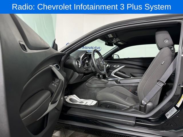 Used 2021 Chevrolet Camaro LT w/ Technology Package image 10