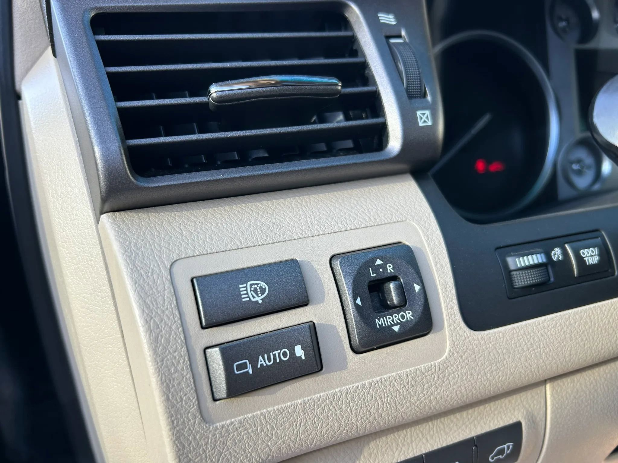 Used 2010 Lexus LX 570 LX 570 Sport Utility 4D image 50