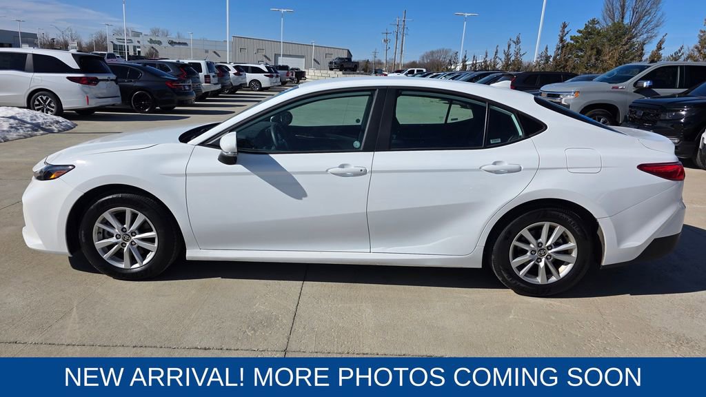 Used 2025 Toyota Camry LE image 2