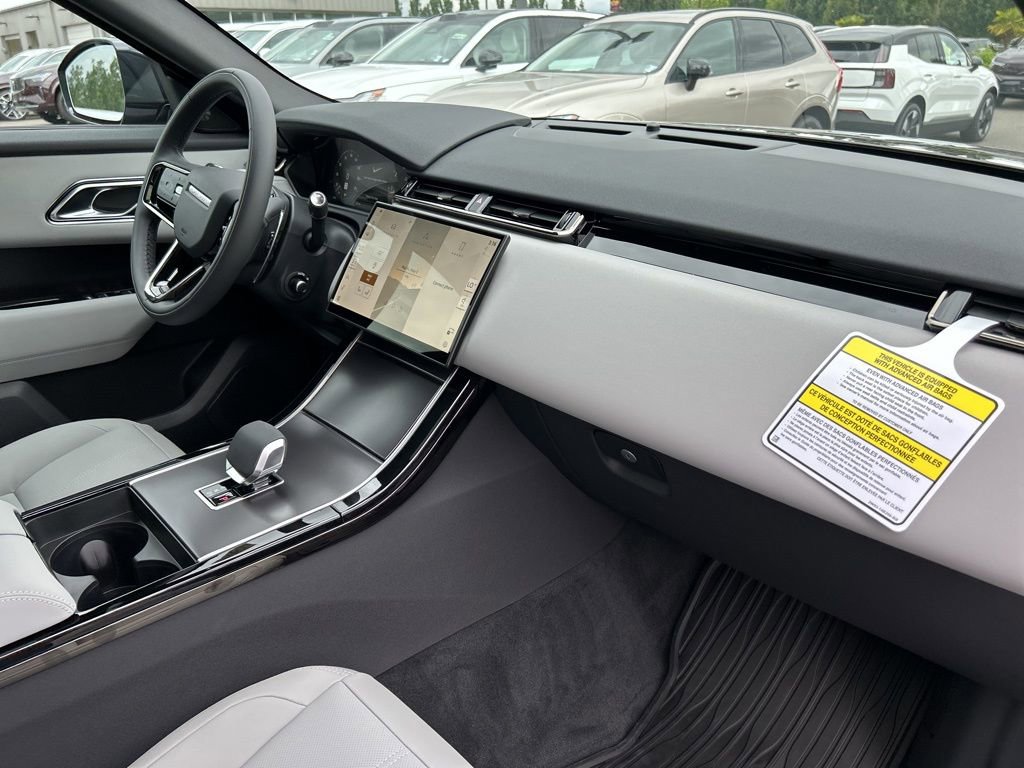New 2026 Land Rover Range Rover Velar Dynamic SE image 20