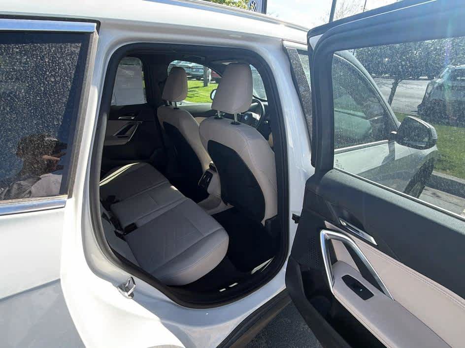 Used 2023 BMW X1 xDrive28i AWD/4WD image 25