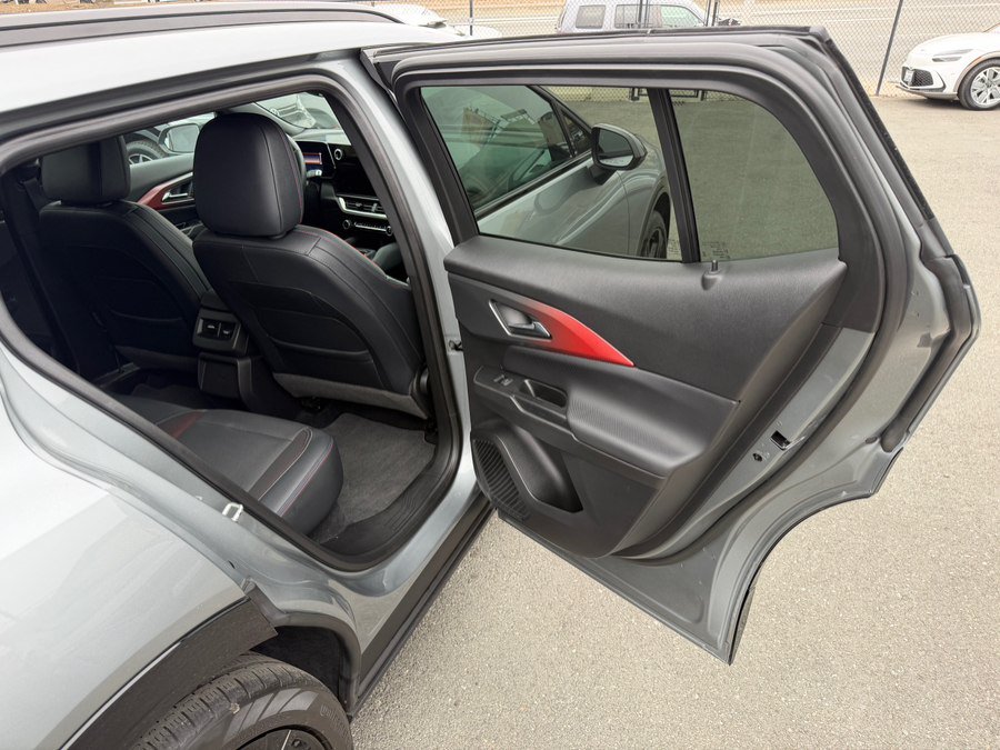 Used 2024 Chevrolet Equinox EV RS FWD image 37