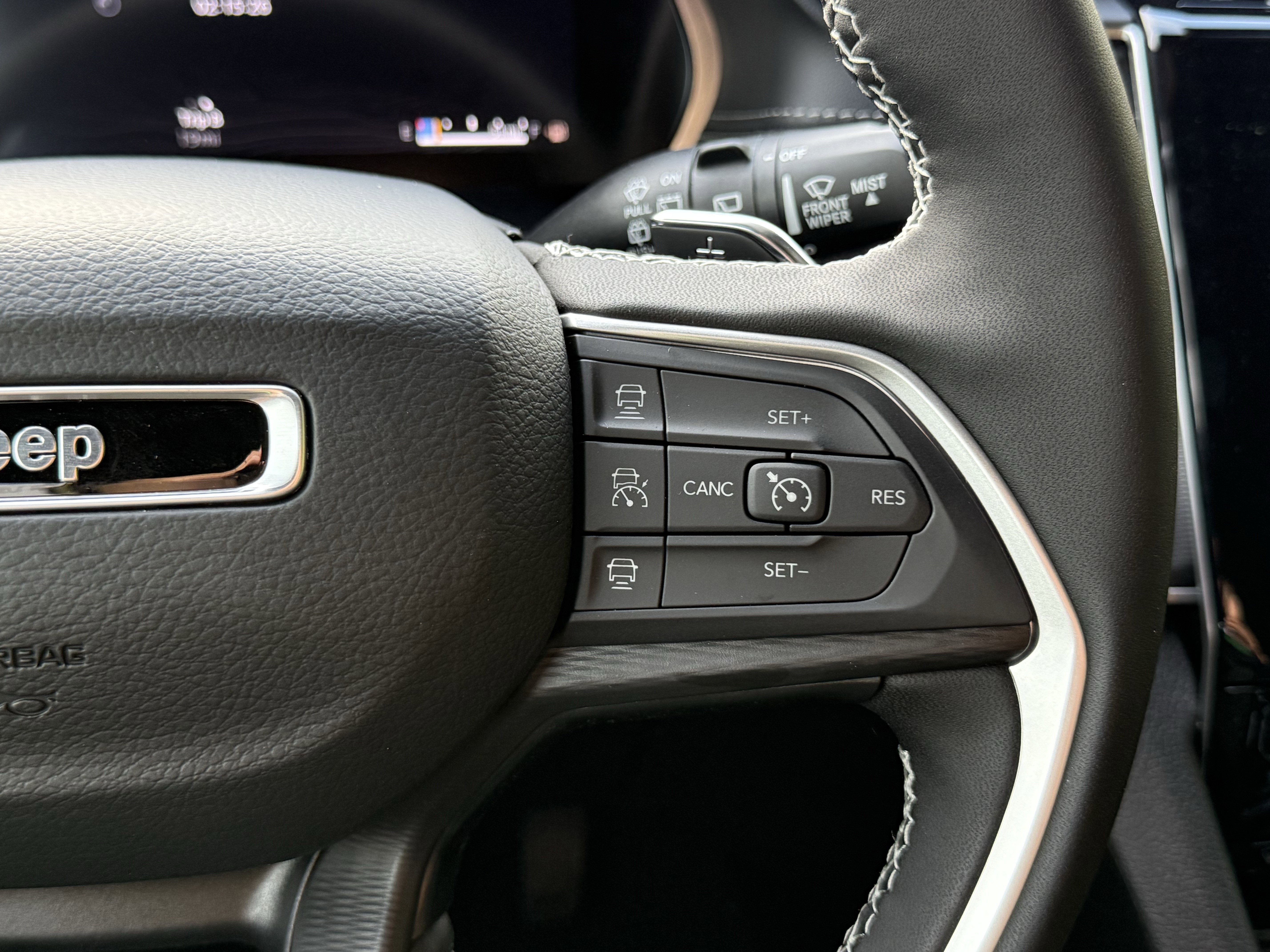 New 2025 Jeep Grand Cherokee Laredo image 21