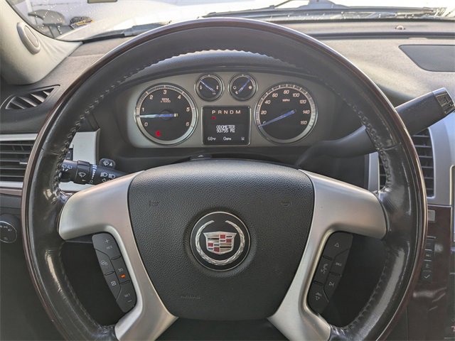 Used 2014 Cadillac Escalade Luxury image 32