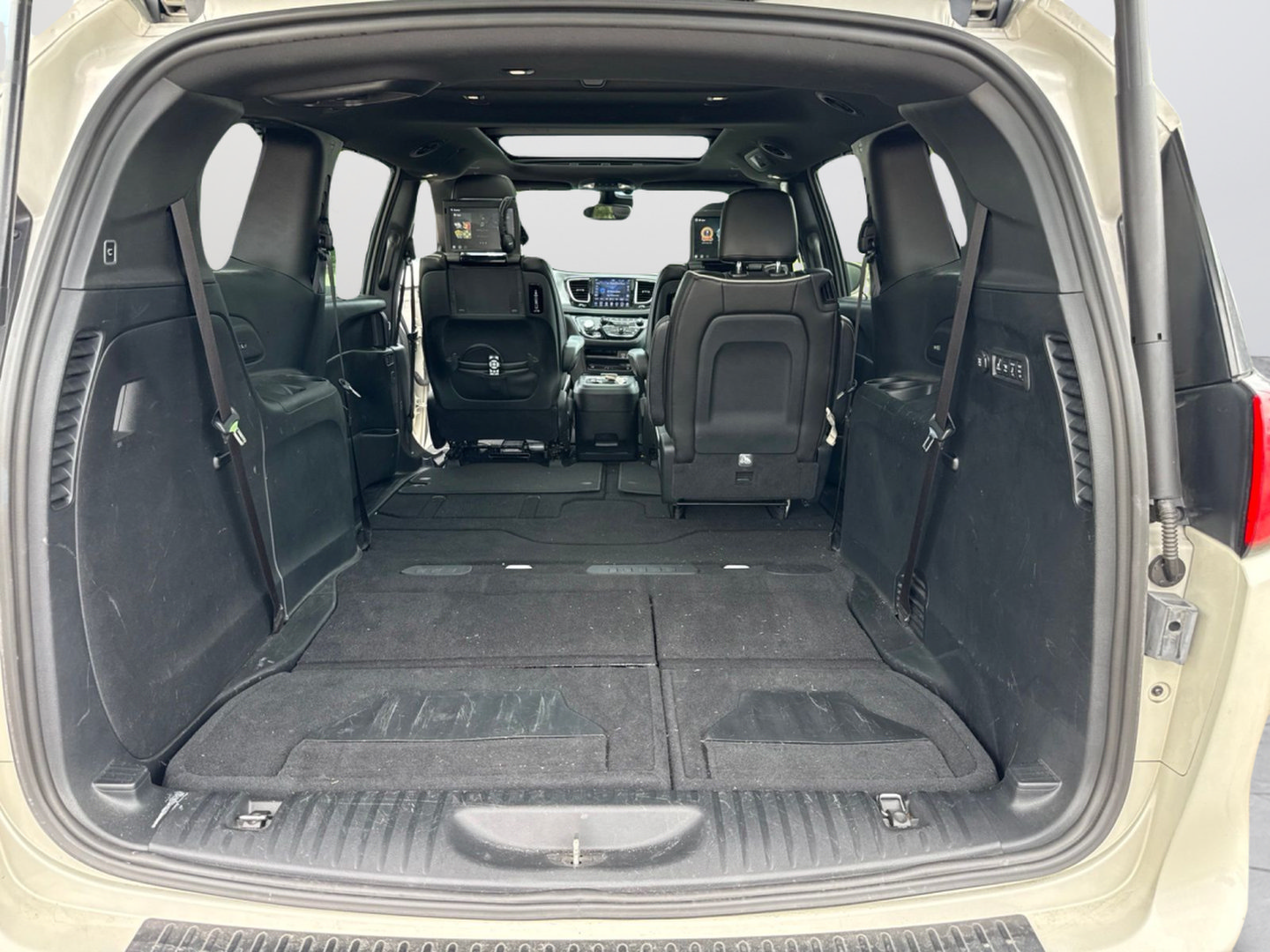 Certified 2020 Chrysler Pacifica Limited FWD image 48