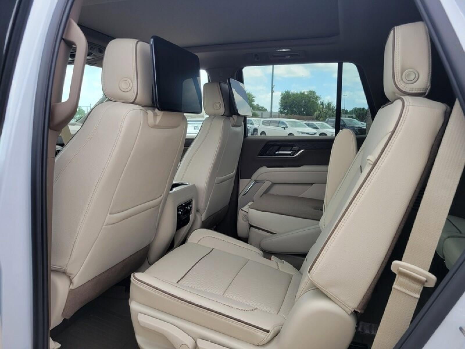 New 2026 GMC Yukon Denali w/ Denali Reserve Package RWD image 30