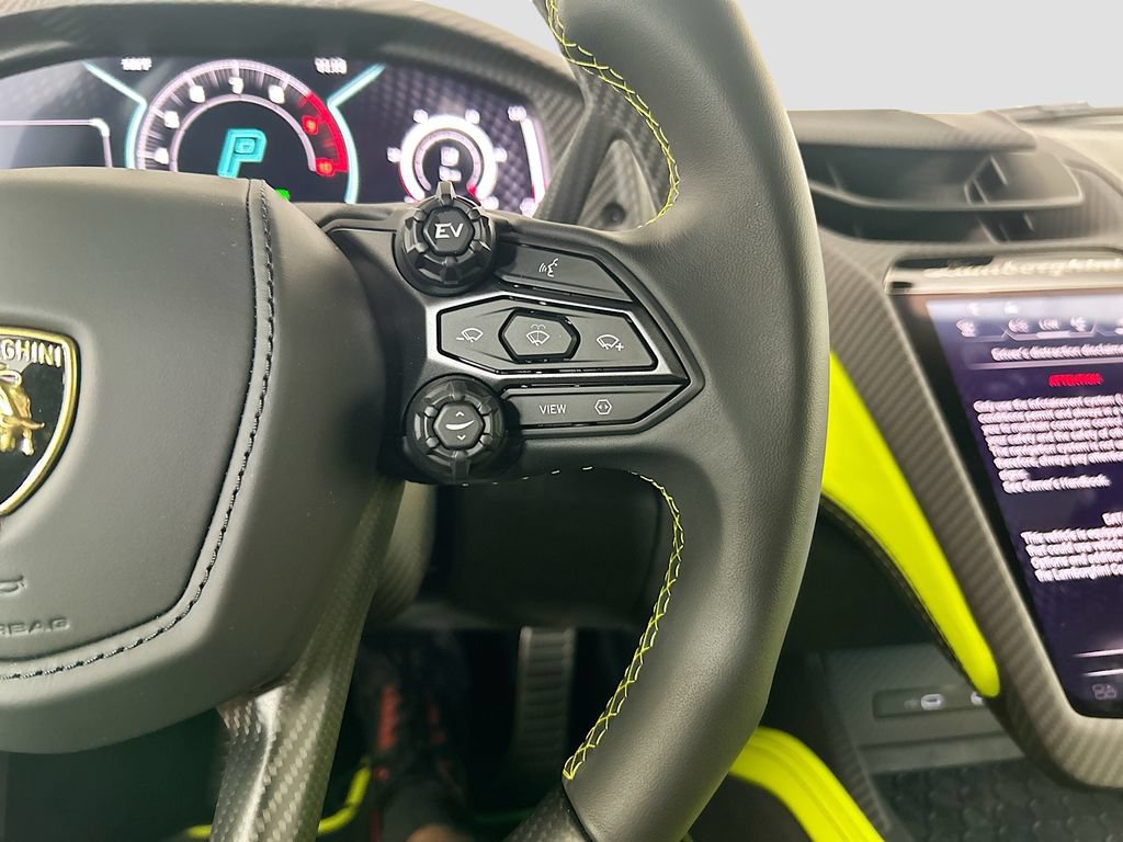 Used 2025 Lamborghini Revuelto AWD/4WD image 12