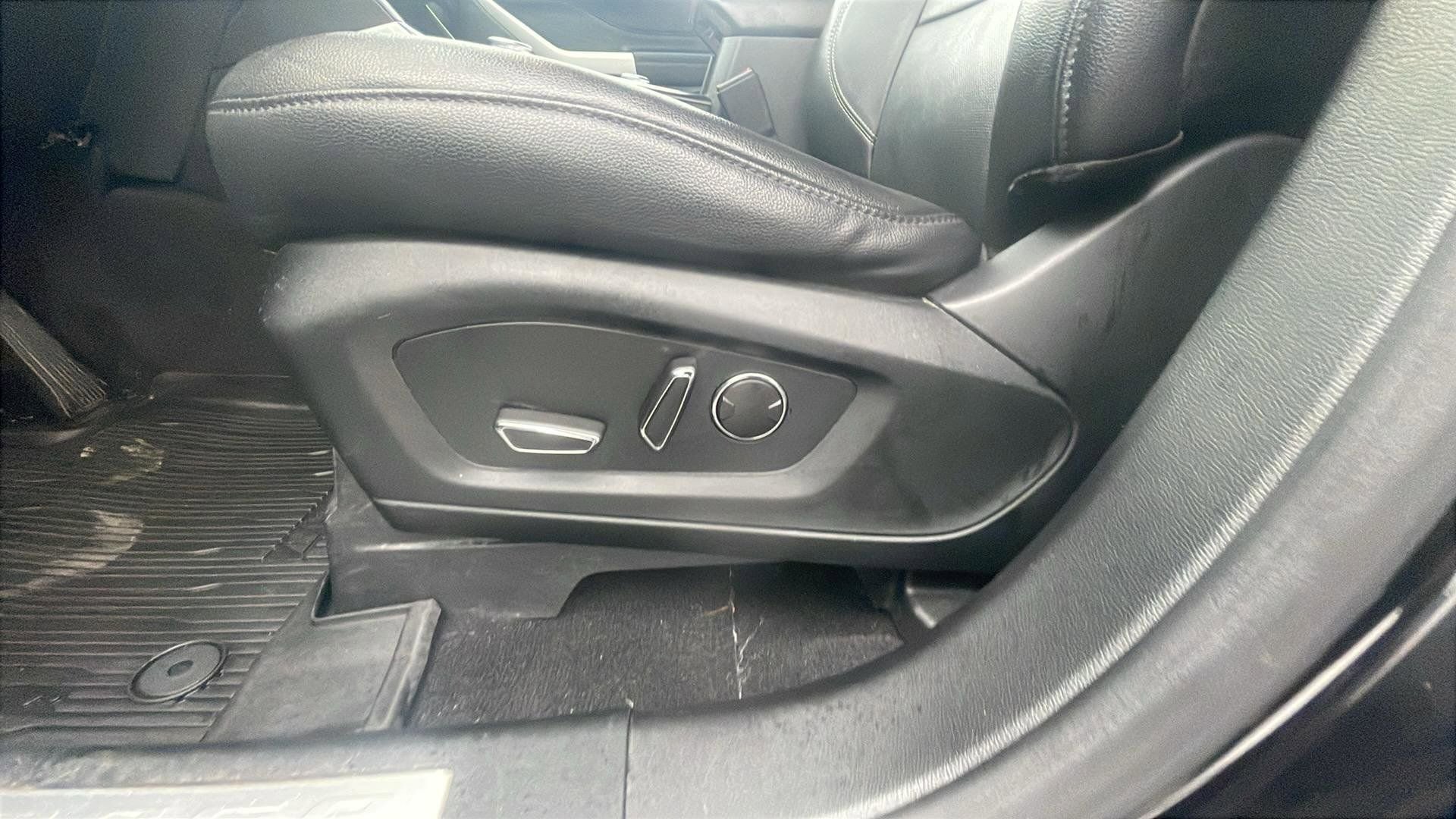 Used 2020 Ford Explorer Limited image 26