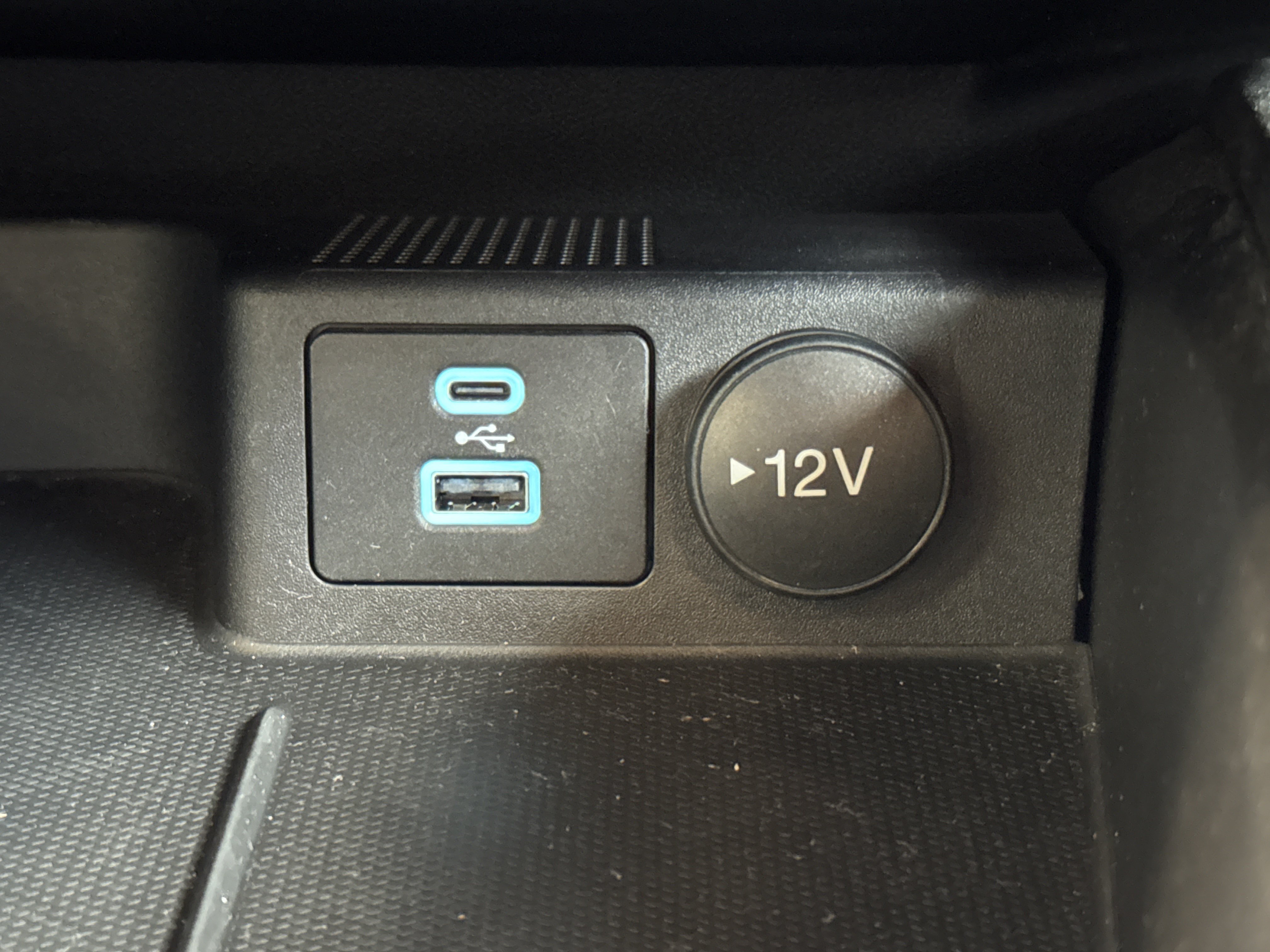 Used 2023 Ford Escape ST-Line w/ Tech Pack #1 AWD/4WD image 14