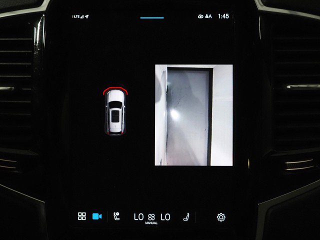 Used 2025 Volvo XC90 T8 Plus w/ Protection Package Premier image 31