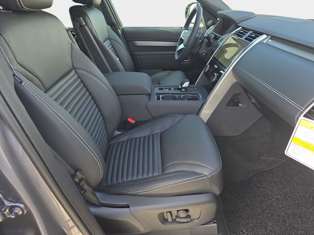 New 2026 Land Rover Discovery Limited Edition AWD/4WD image 10