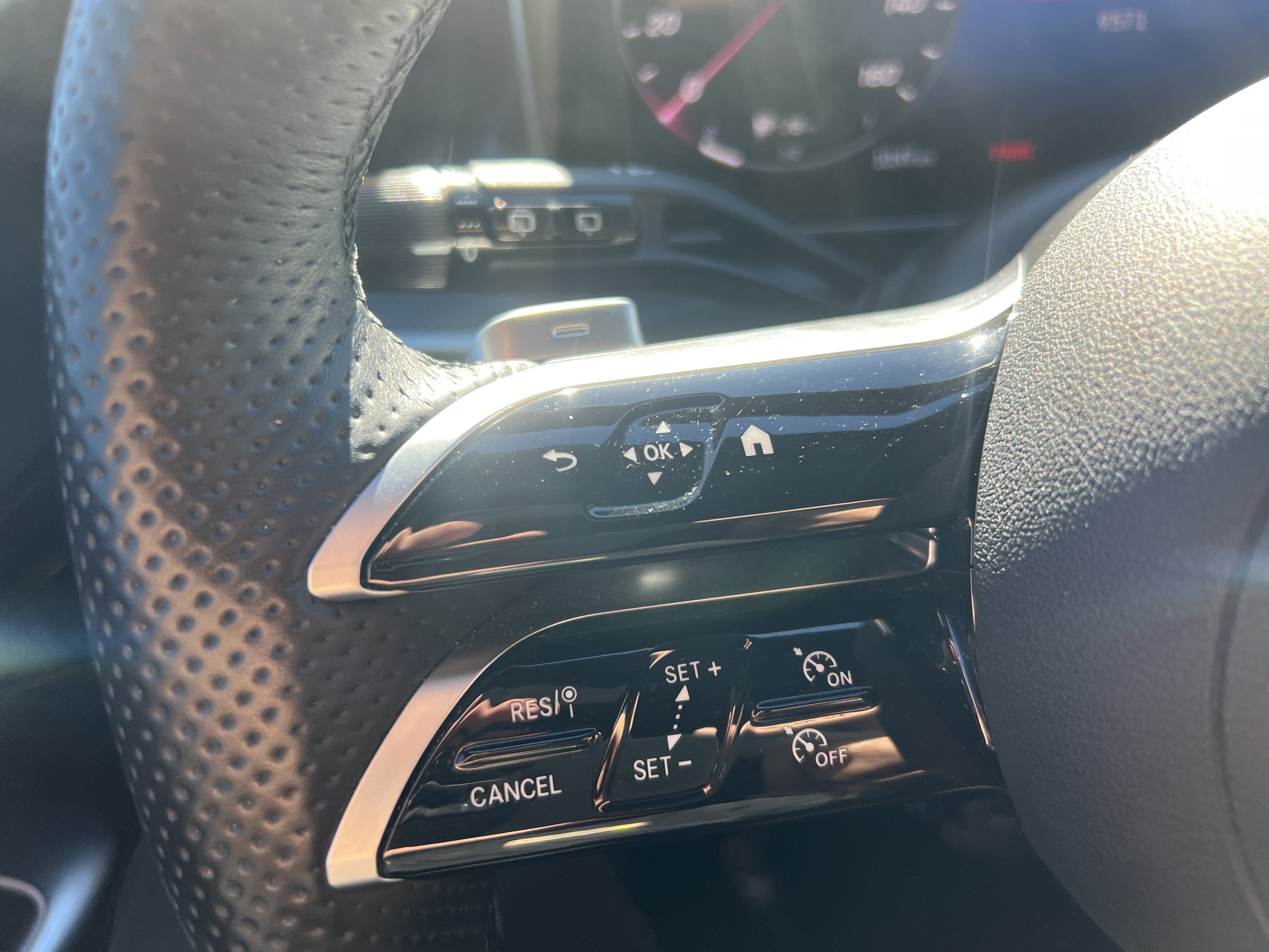 Certified 2024 Mercedes-Benz GLC 300 image 19