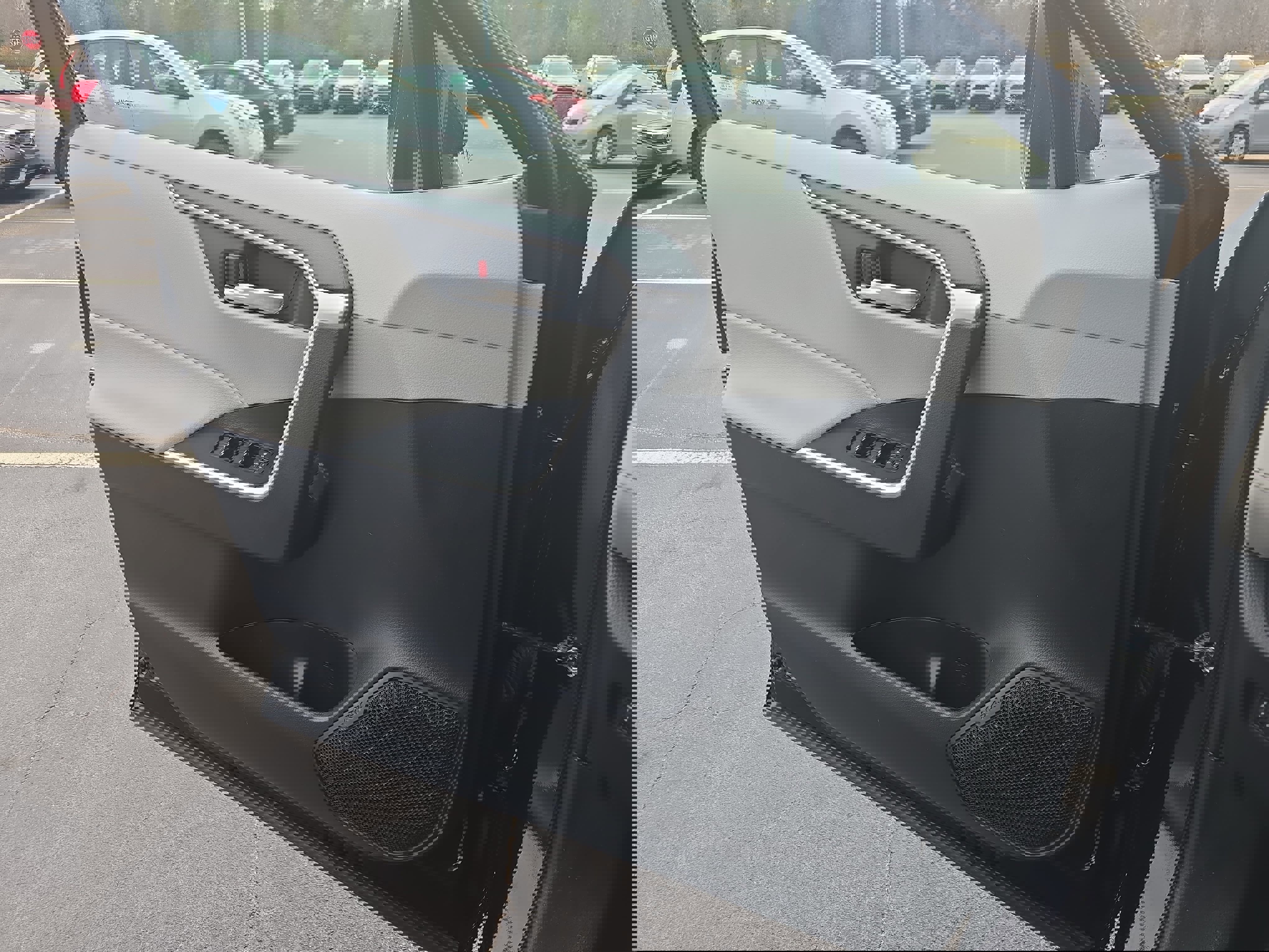 Used 2023 Toyota RAV4 XLE Premium image 28