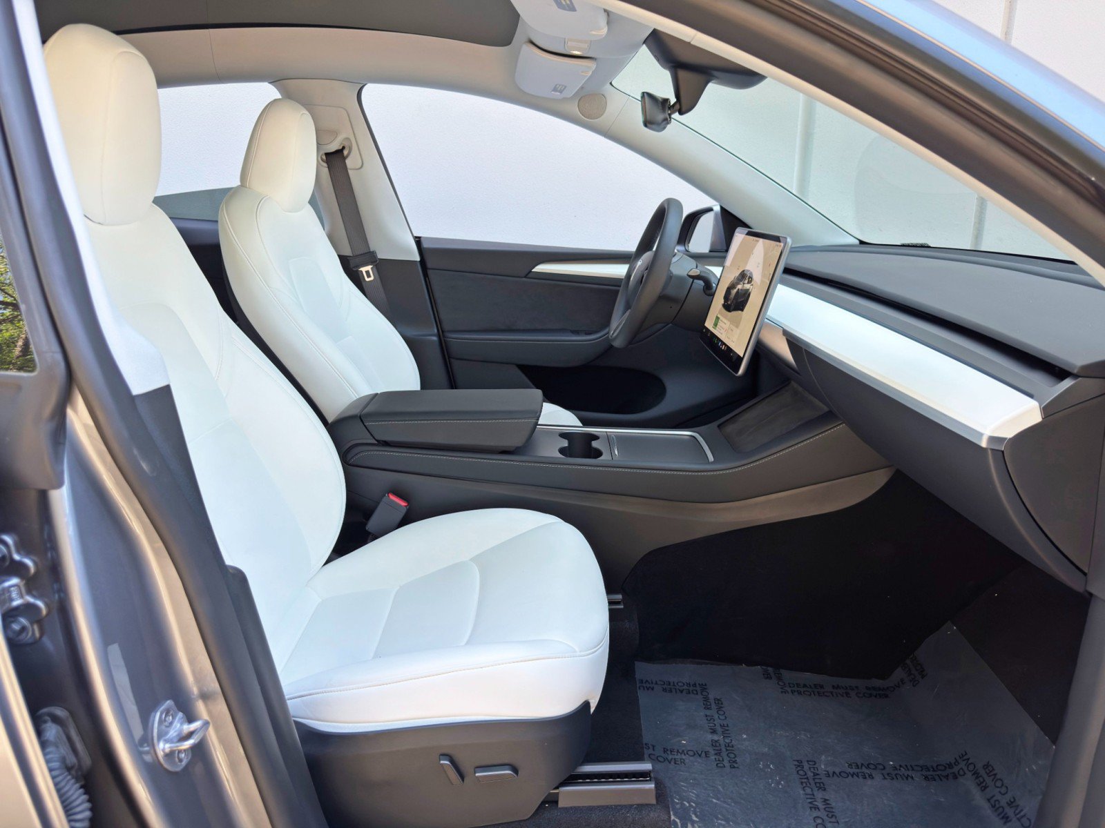 Used 2024 Tesla Model Y Long Range RWD image 16