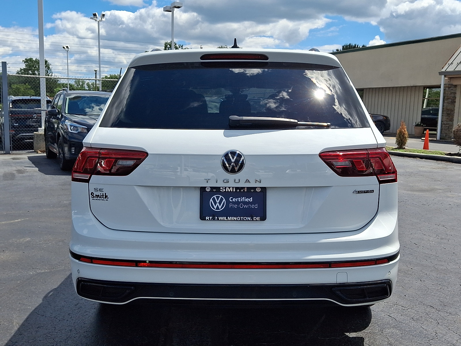 Certified 2022 Volkswagen Tiguan SE R-Line AWD/4WD image 5