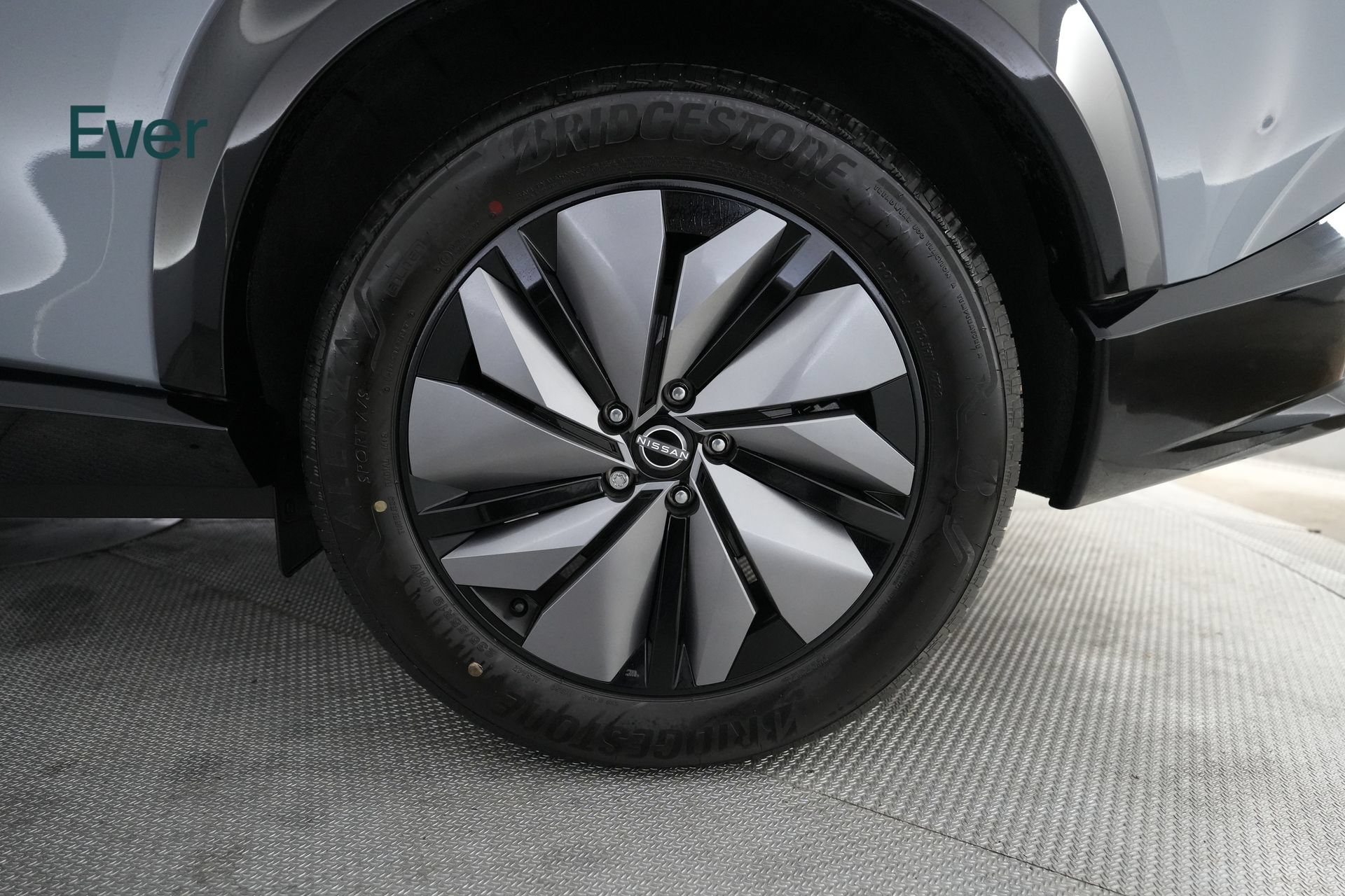 Used 2024 Nissan Ariya AWD image 9