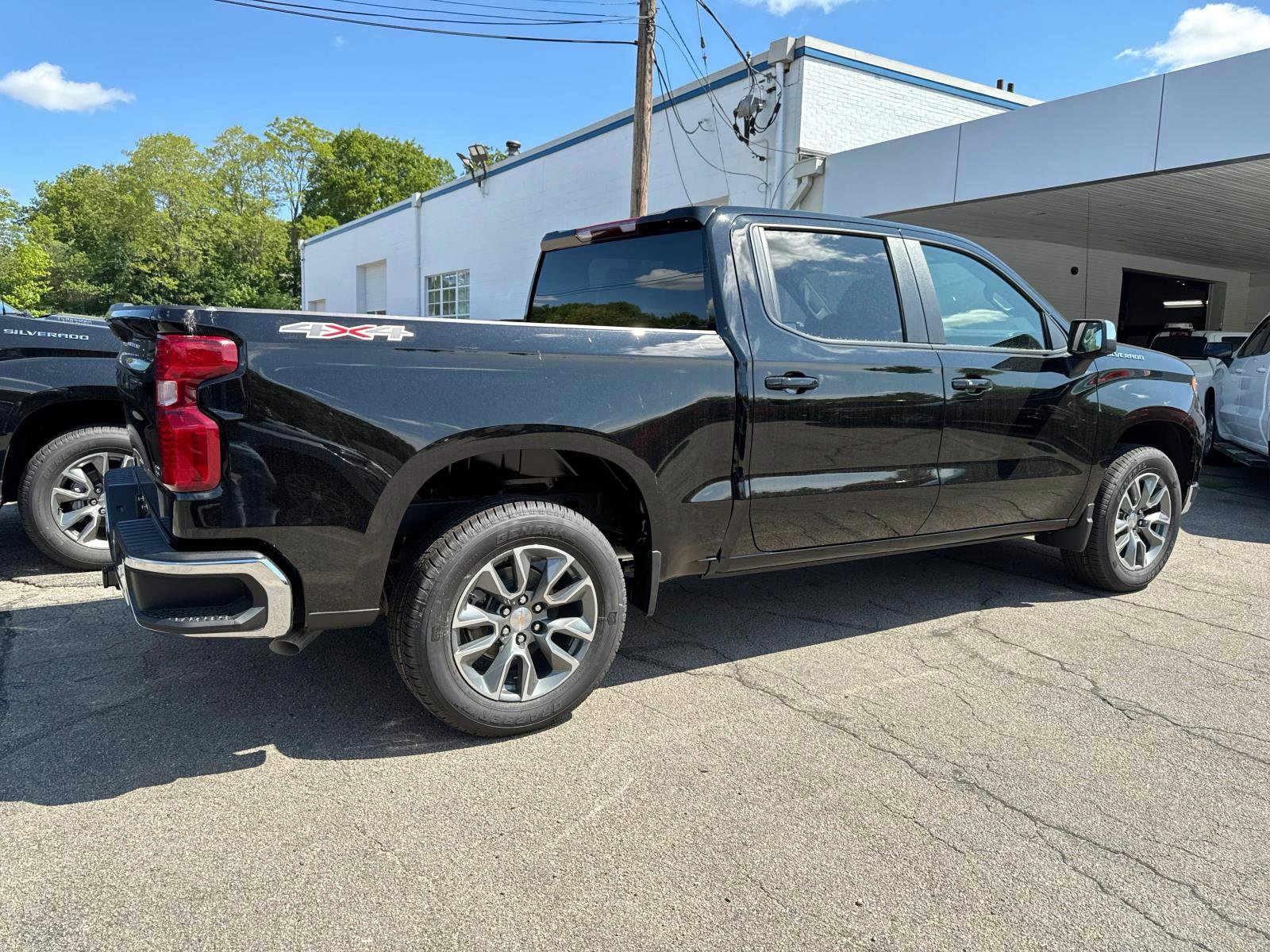 New 2025 Chevrolet Silverado 1500 LT image 3
