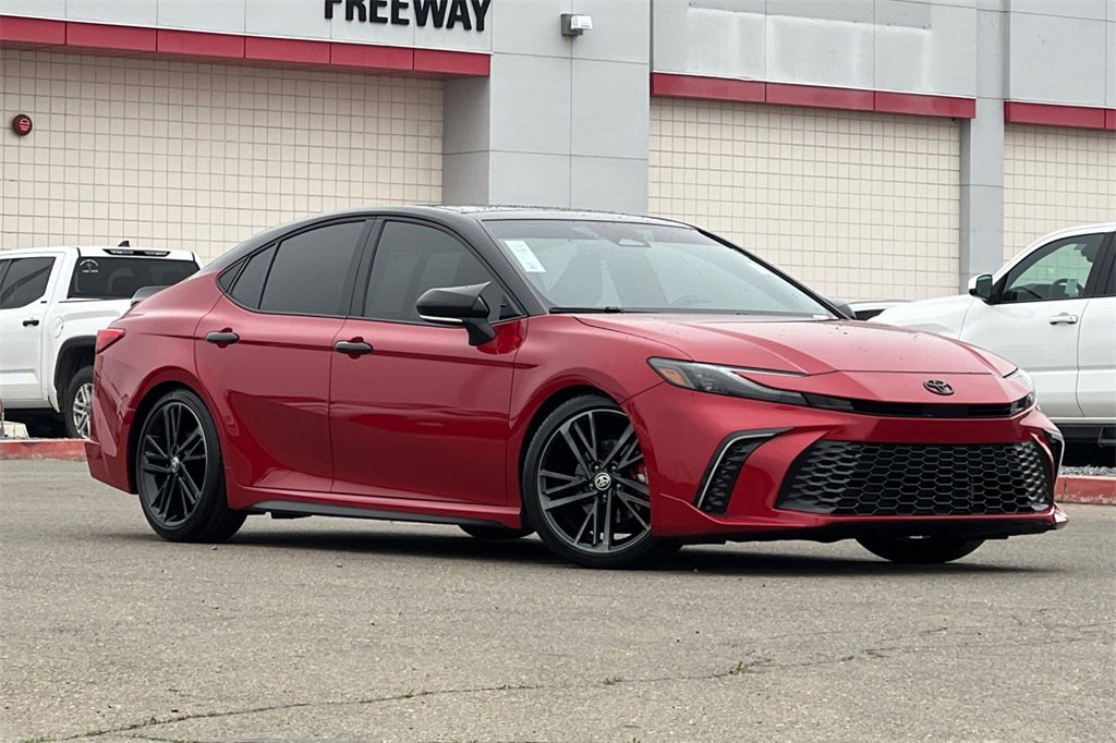 Used 2025 Toyota Camry XSE image 2