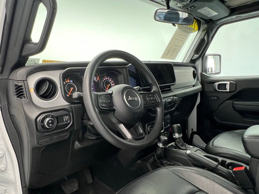 Used 2024 Jeep Gladiator Sport image 21