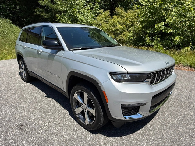 Used 2022 Jeep Grand Cherokee L Limited AWD/4WD image 4