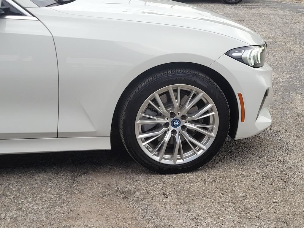 Used 2024 BMW 330e xDrive AWD/4WD image 7