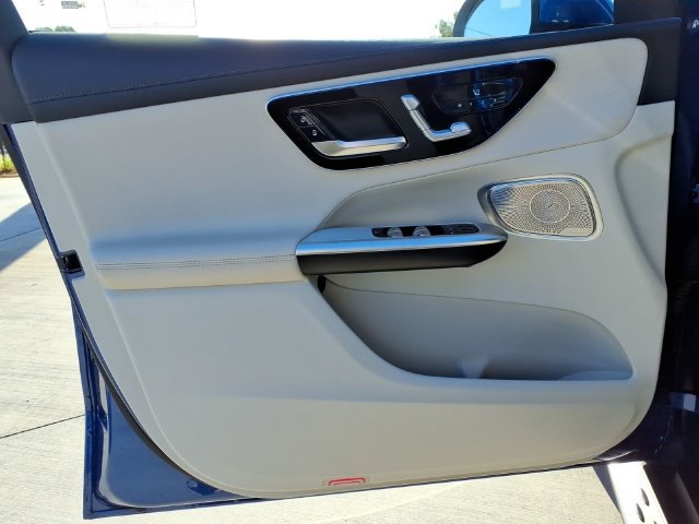 Used 2024 Mercedes-Benz GLC 300 image 12