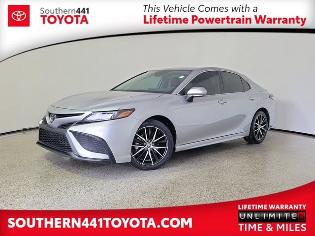 Used 2024 Toyota Camry SE FWD image 1