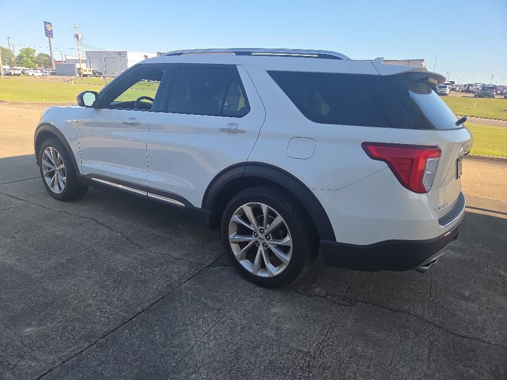 Certified 2023 Ford Explorer Platinum w/ Technology Package AWD/4WD image 6