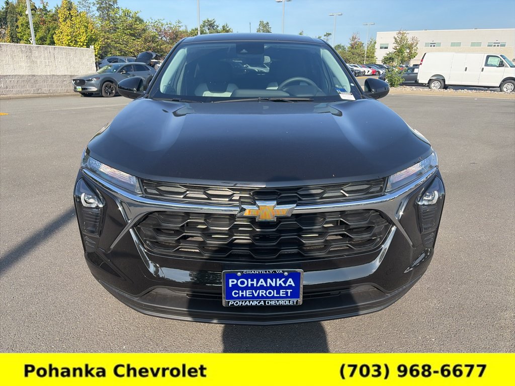 New 2026 Chevrolet Trax LS w/ LS Convenience Package FWD image 2