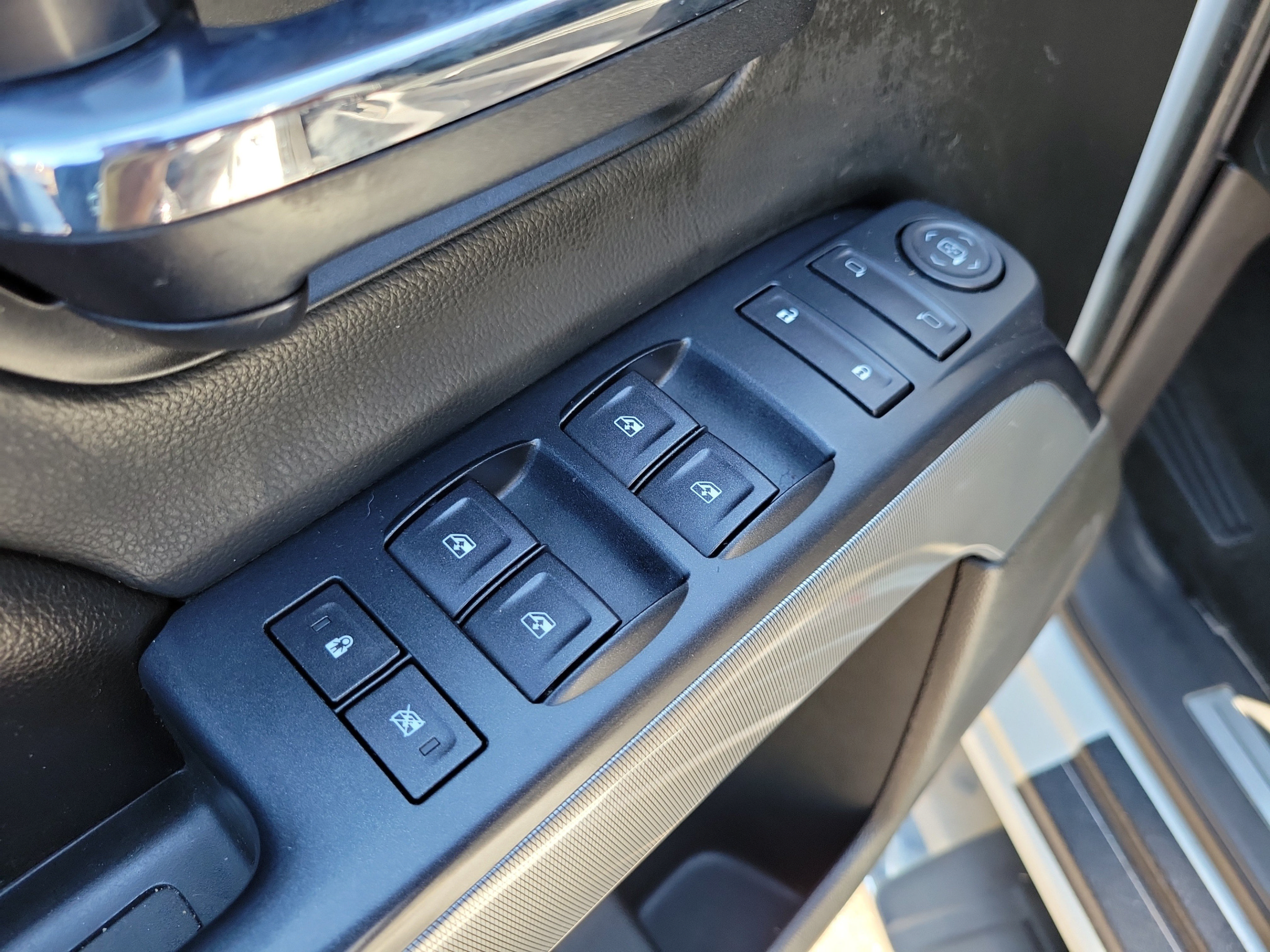 Used 2017 Chevrolet Silverado 1500 LT w/ All Star Edition AWD/4WD image 23