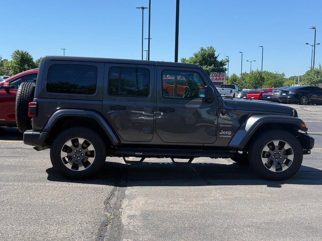 Used 2018 Jeep Wrangler Unlimited Sahara w/ Dual Top Group AWD/4WD image 2