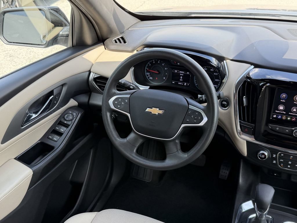 Used 2023 Chevrolet Traverse LS FWD image 15