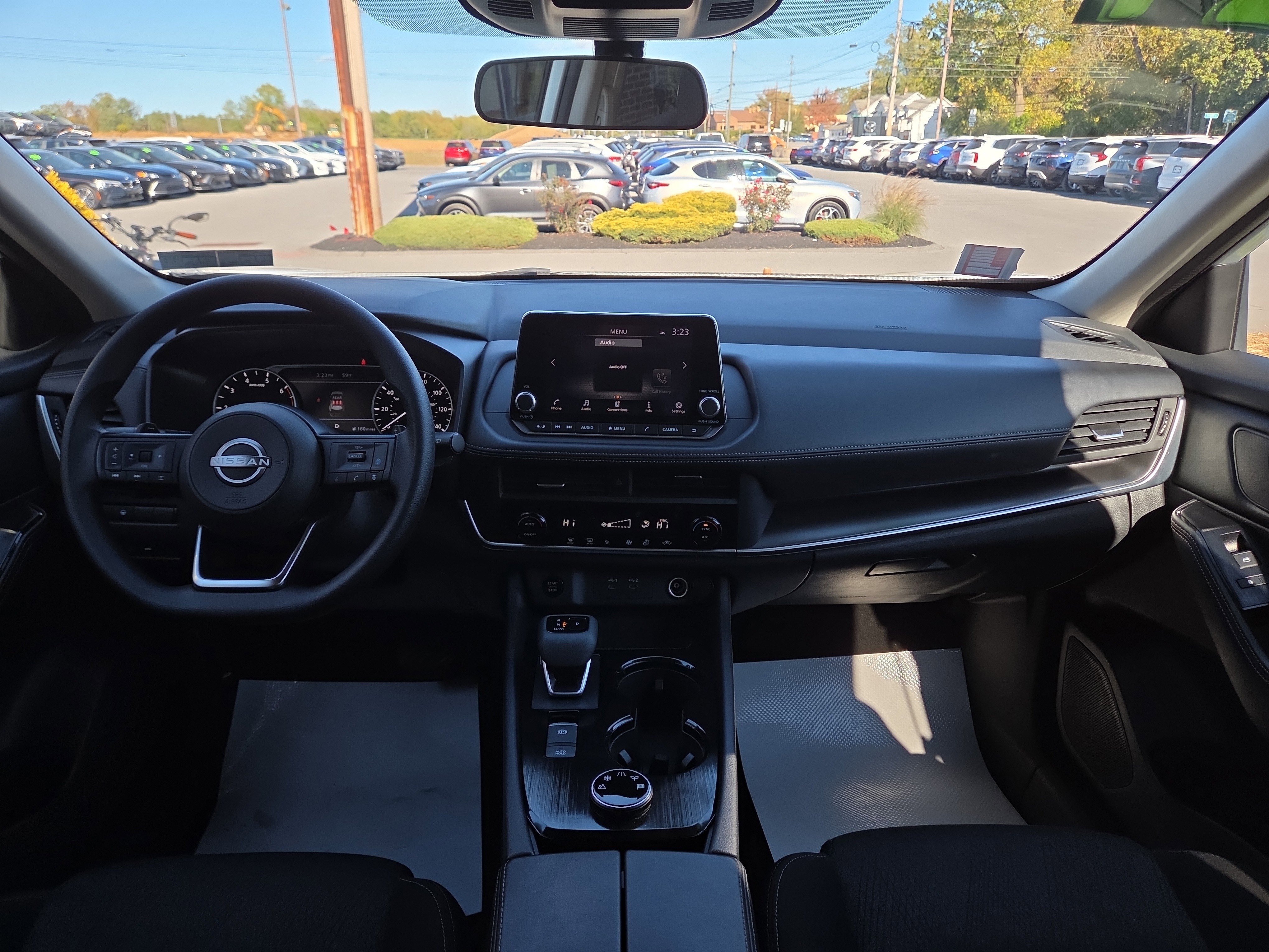 Used 2024 Nissan Rogue SV image 14