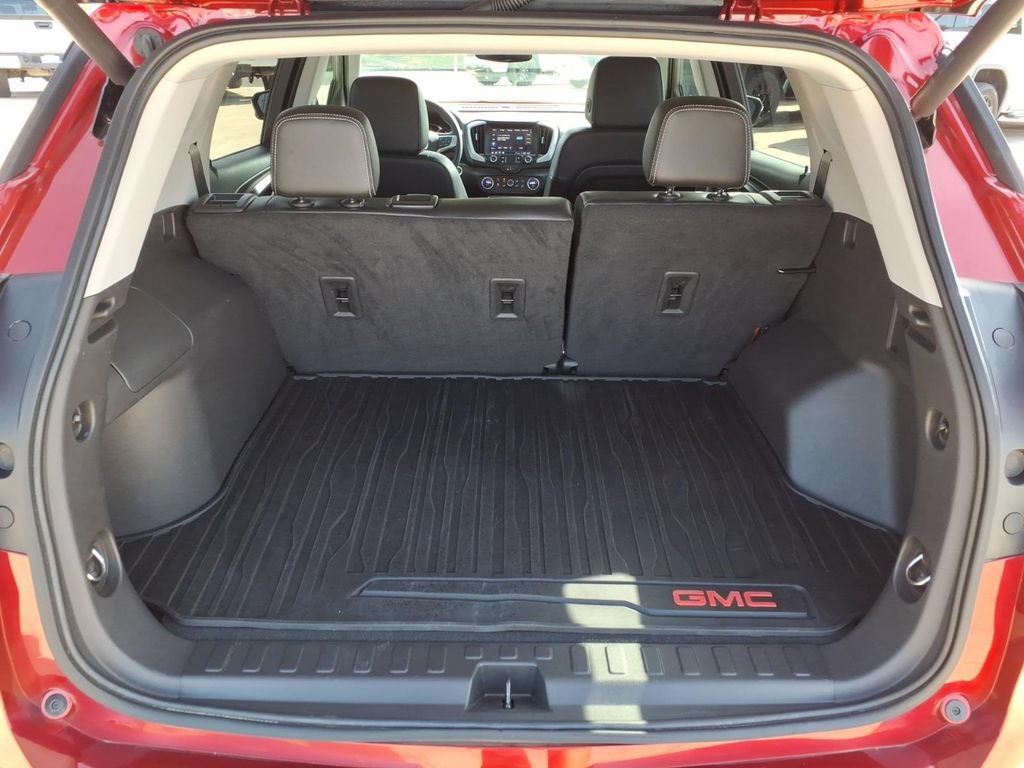 Used 2024 GMC Terrain SLT w/ Elevation Edition FWD image 12