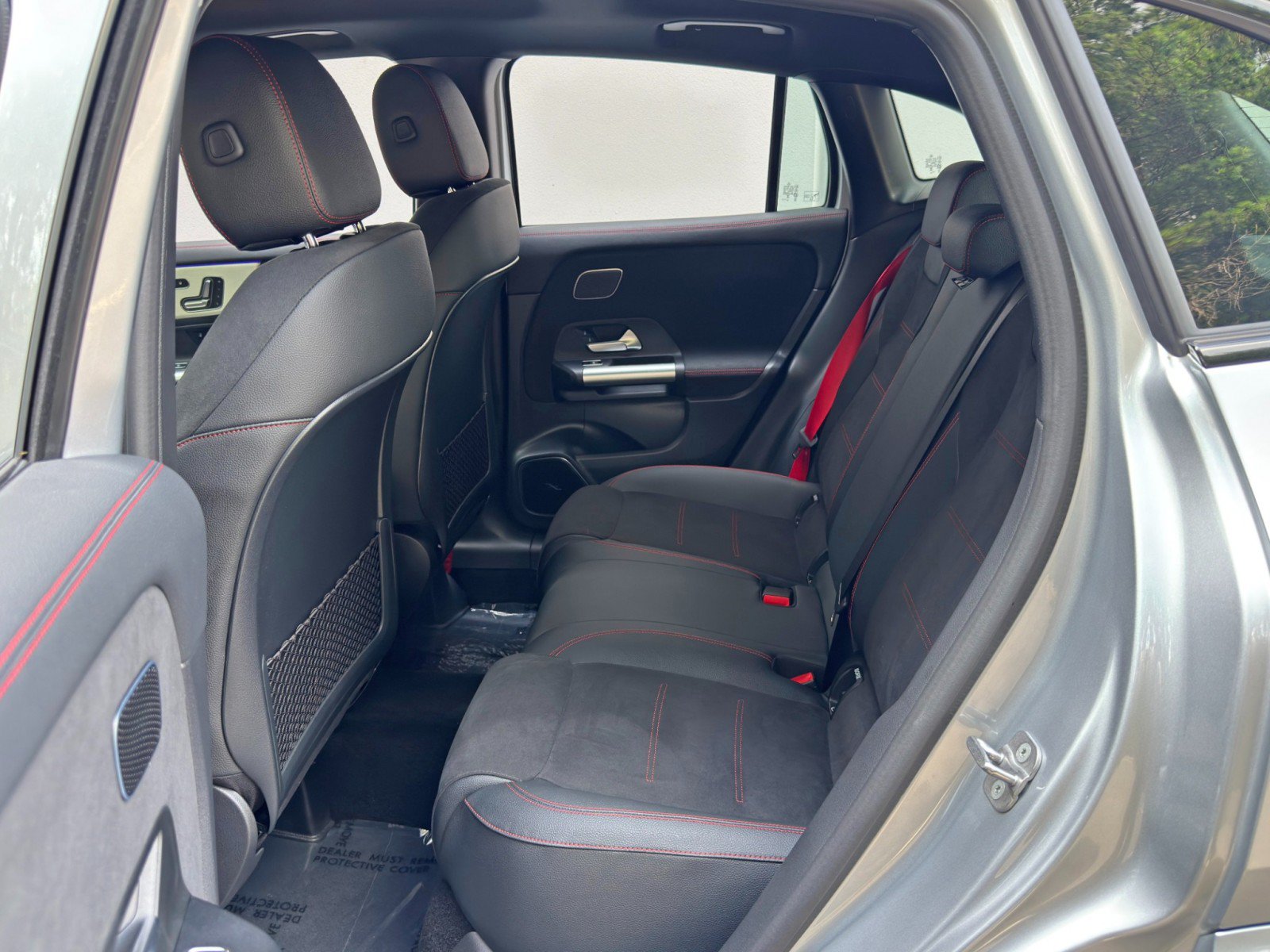 Used 2025 Mercedes-Benz GLA 35 AMG 4MATIC w/ Exclusive Trim Package image 46
