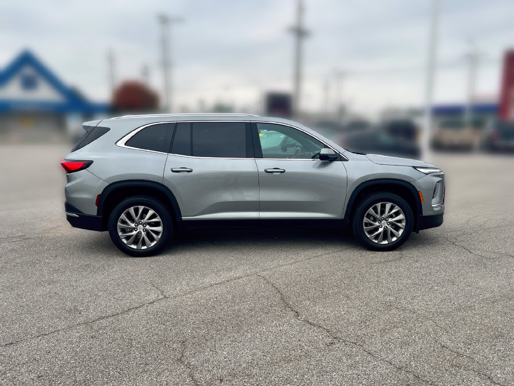 Used 2025 Buick Enclave Preferred w/ Power Package FWD image 9