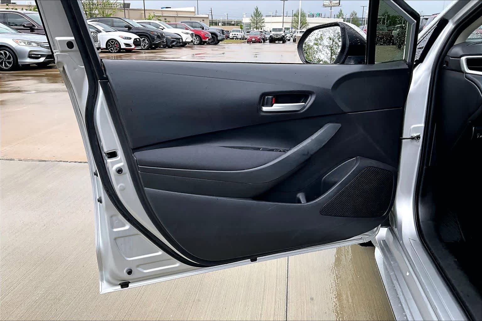 Used 2021 Toyota Corolla LE FWD image 20