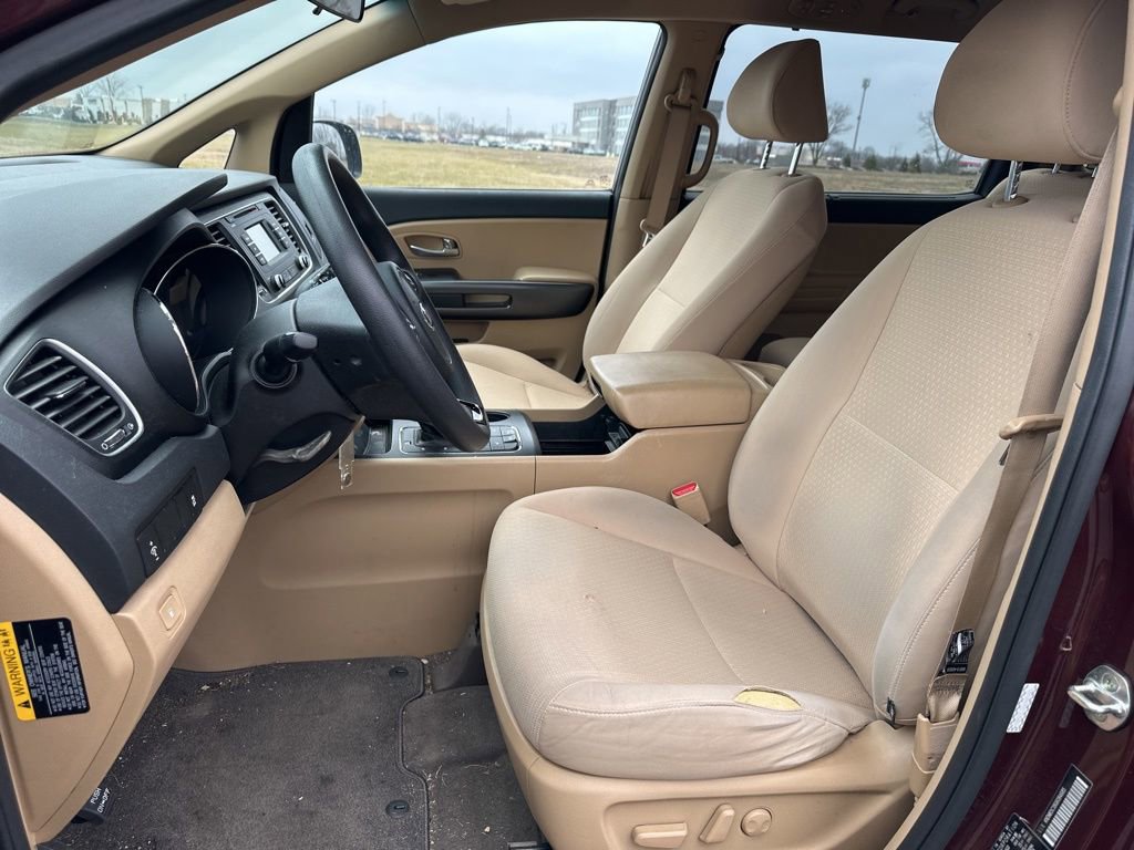 Used 2016 Kia Sedona LX w/ LX Convenience Package image 16